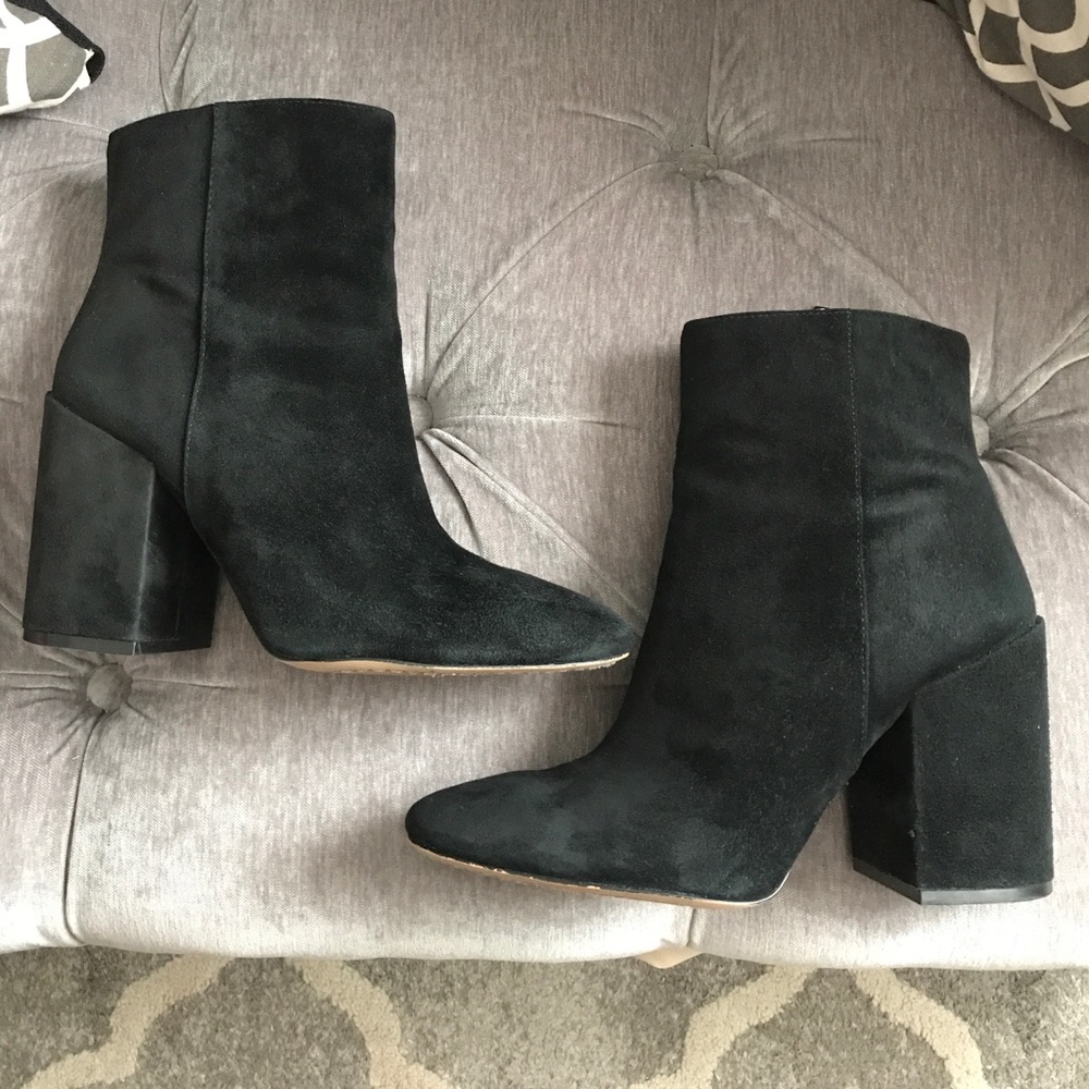 Vince Camuto Destilly Black Suede Sock Booties 9